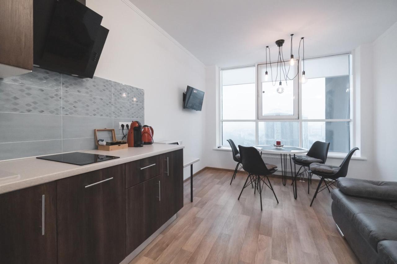 In The Sky Apartment Kiew Exterior foto