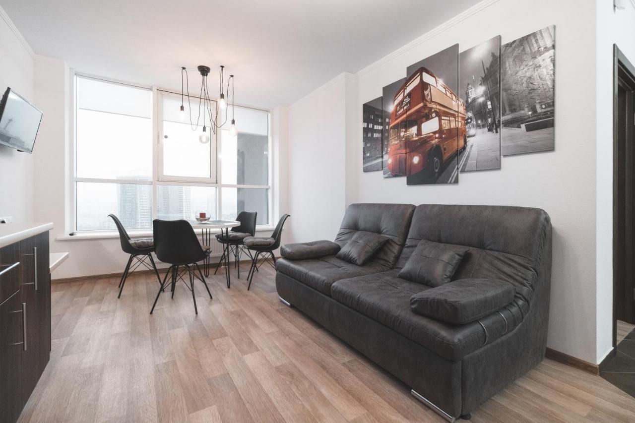 In The Sky Apartment Kiew Exterior foto